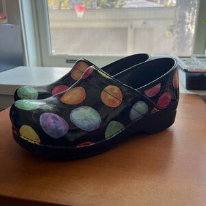 Dansko Profeessional Planet print clogs